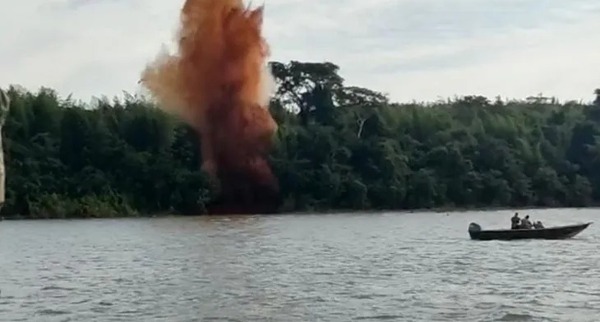 Armada destruyó 10 puertos clandestinos a orillas del Lago Itaipu y sigue hoy - La Clave