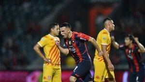 Alfio Oviedo, feliz por su triplete, ya piensa en Palmeiras