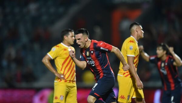 Alfio Oviedo, feliz por su triplete, ya piensa en Palmeiras