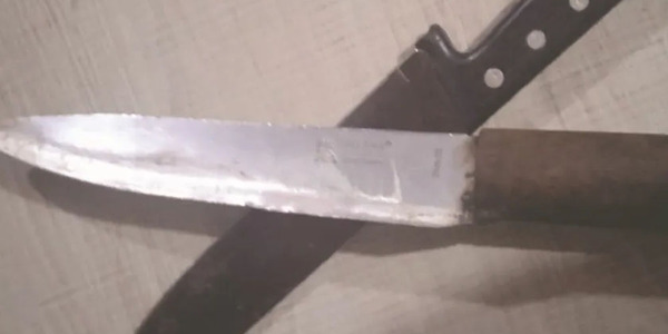 ESTUDIANTES ATACADOS CON CUCHILLO A LA SALIDA