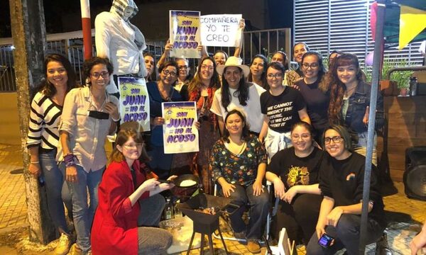 Quemaron “judas acosadores”, ante denuncias de mujeres periodistas