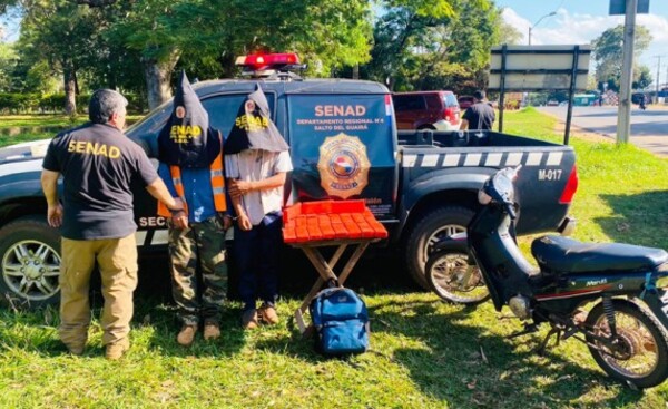 Intentaron llevar marihuana al Brasil en motocicleta