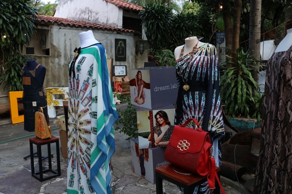 Un llamado a transformar la industria de la moda local - El Independiente