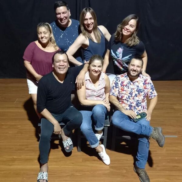 Gustavo Cabaña anunció emocionado y agradecido que Enredados bajará de las tablas - Gente - ABC Color