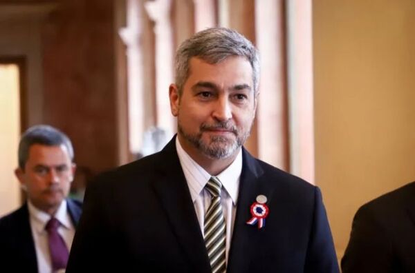 Mario Abdo ya no quiere ser presidente de la República y está cansado de usar traje ndaje