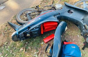 Detuvieron a un hombre y un joven de 15 años que transportaban 17 kilos de marihuana en una moto - Megacadena — Últimas Noticias de Paraguay
