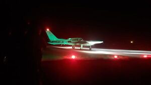 Fletan avioneta para trasladar de urgencia a dos niños accidentados