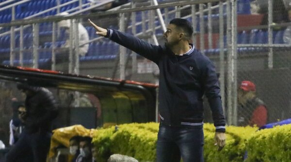 Versus / Julio Cáceres conforme con la actitud, pero pide más contundencia - PARAGUAYPE.COM