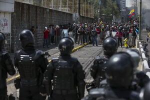Ubican a 18 policías denunciados como desaparecidos en protestas de Ecuador - Mundo - ABC Color