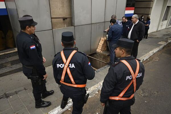 Explosión fue por agua y basuras acumuladas, dice ANDE - Nacionales - ABC Color