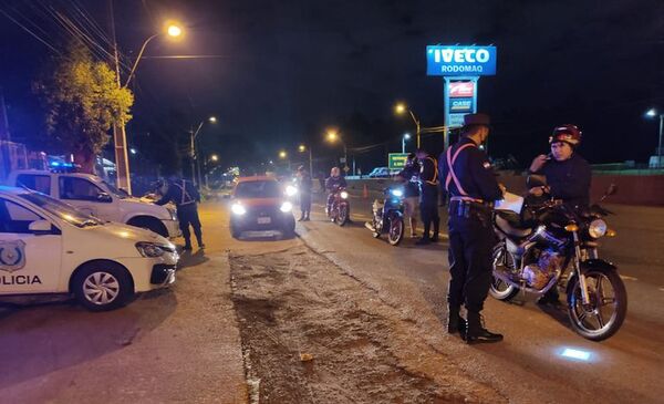 Prohíben barreras con menos de 10 policías - Policiales - ABC Color