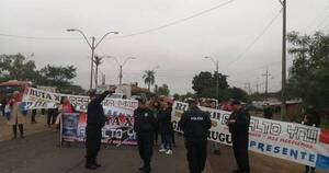 La Nación / Pobladores del Bajo Chaco continúan con el cierre de ruta en Remanso