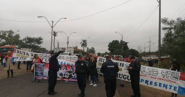 La Nación / Pobladores del Bajo Chaco continúan con el cierre de ruta en Remanso