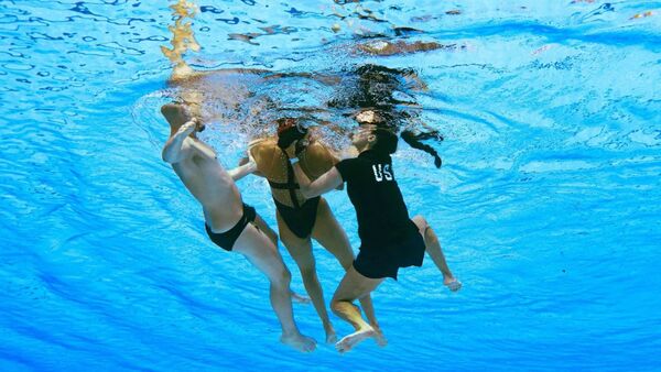 Anita Álvarez es rescatada tras desvanecerse en la piscina - El Independiente