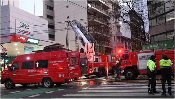 Incendio en Barrio de la Ciudad de Buenos Aires, murieron cinco personas y hay al menos 10 heridos | 1000 Noticias
