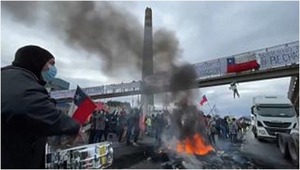 Protesta en Chile por el cierre de la fundición Ventanas | 1000 Noticias
