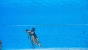 Así fue que rescataron a nadadora en el Mundial de Natación