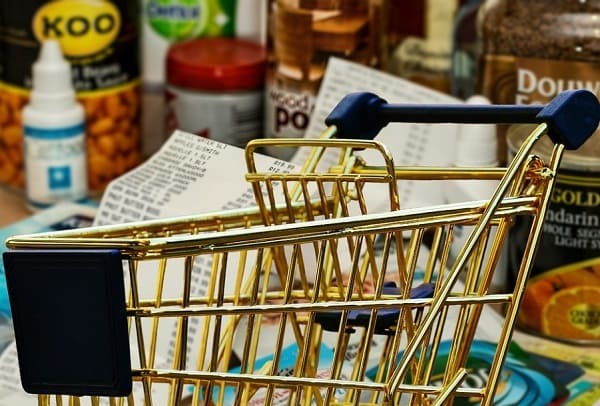 Senado aprueba deducir IVA de las compras del súper hasta 30%