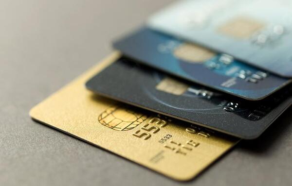 Crisis económica: exhortan al uso prudente de tarjetas de crédito