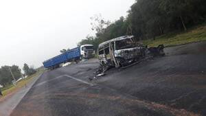 Un fallecido en choque entre camión y camioneta en Caaguazú