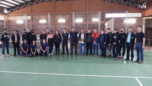 ACOMPAÑAMIENTO Y ASESORAMIENTO DEPORTIVO A LA COMUNIDAD DE LA PAZ, POR PARTE DE LA GOBERNACIÓN DE ITAPUA