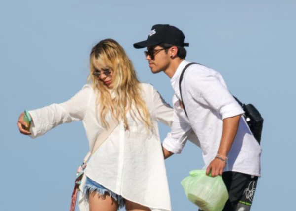 Alex Hoyer habla por primera vez de su noviazgo con Danna Paola - SNT