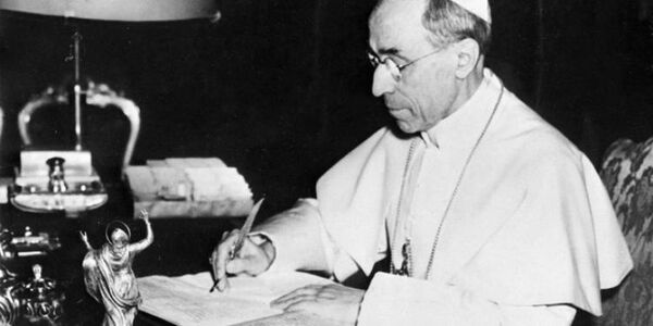 El papa Francisco ordenó la publicación en internet de los archivos sobre la persecución a los judíos en el Holocausto