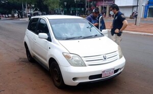 Detienen a robacoches y recuperan vehículo robado en Ciudad del Este