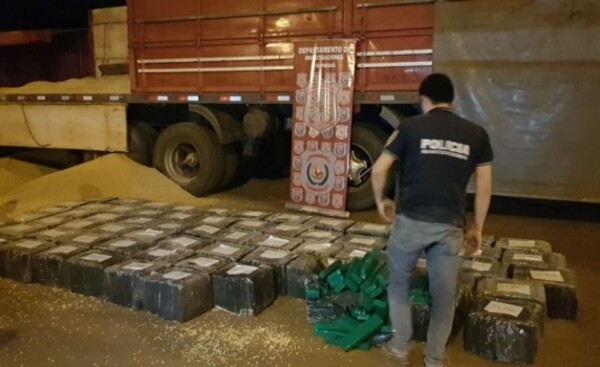 Piden juzgamiento de camionero detenido con 1675 kilos de marihuana