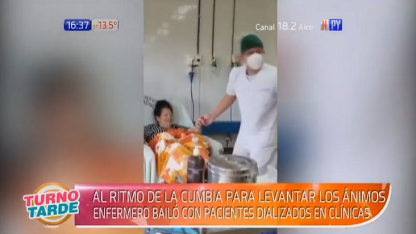 Enfermero baila con paciente en Clínicas y video se hace viral