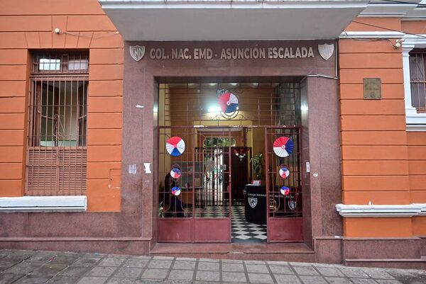 Denuncian maltrato en colegio de Asunción y MEC separa del cargo a directora - Nacionales - ABC Color