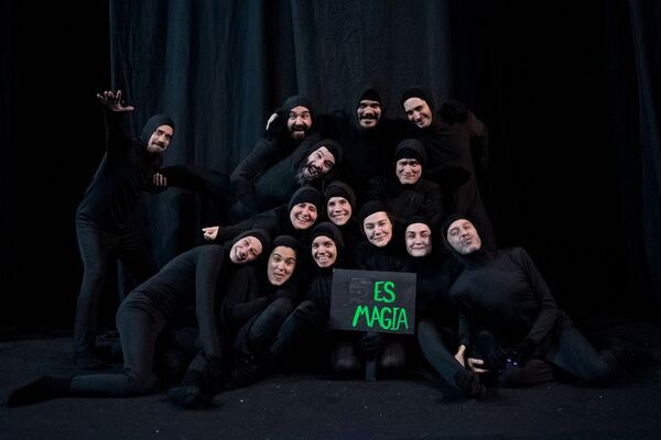 Con entradas agotadas para el estreno, Nhi-Mu presenta desde hoy obra de teatro negro - Cultura - ABC Color