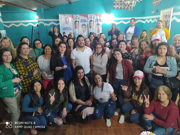 Conforman coordinadora de mujeres en apoyo a Carlos Portillo - La Clave