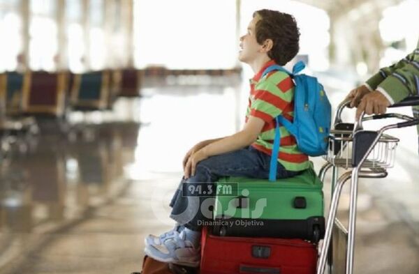 Padres podrán otorgar venias a través de medios telemáticos para que sus hijos viajen al extranjero