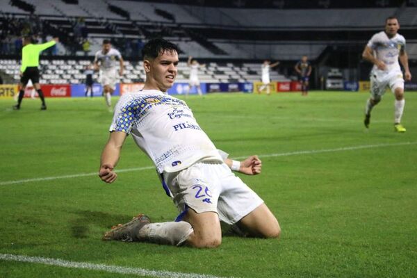 Un partidazo en el arranque de la fecha 14 de la Intermedia   - Fútbol de Ascenso de Paraguay - ABC Color