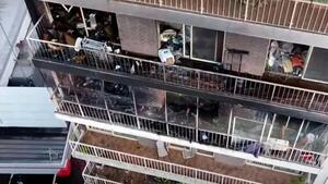 Tragedia en Buenos Aires: incendio de edificio deja cinco fallecidos y 30 hospitalizados