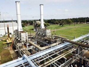 Economista: "sin inversión en refinerías, Paraguay seguirá sufriendo los precios altos" · Radio Monumental 1080 AM