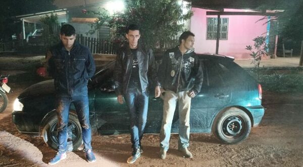 Detienen a 3 hombres que transportaban más de 100 kilos de marihuana