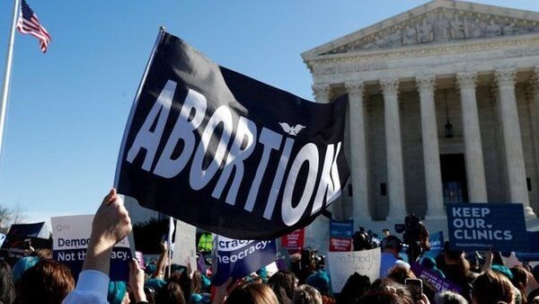 La Corte Suprema de Estados Unidos anuló la protección del derecho al aborto