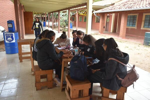 Colegio de Ayolas celebrará 42 años de fundación - Nacionales - ABC Color