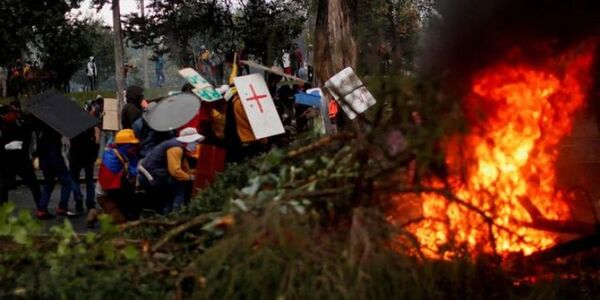 Ya suman cinco los muertos en las protestas contra Guillermo Lasso y crecen los enfrentamientos en las calles