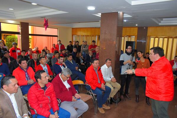 Cartistas presentan precandidaturas en Guairá  - Política - ABC Color