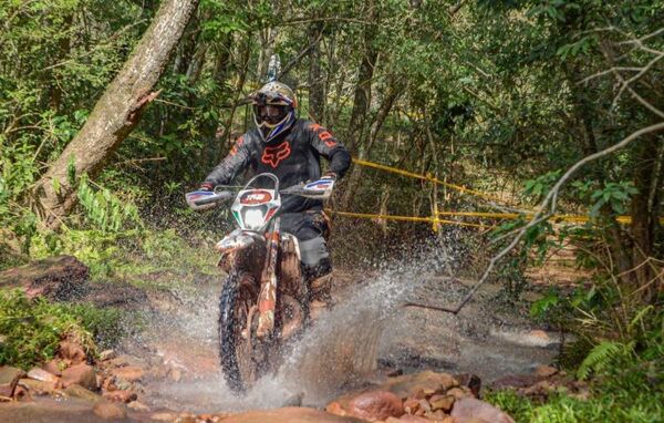 San Bernardino recibe gran show del enduro