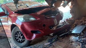 Auto se estrelló contra una casa en Horqueta