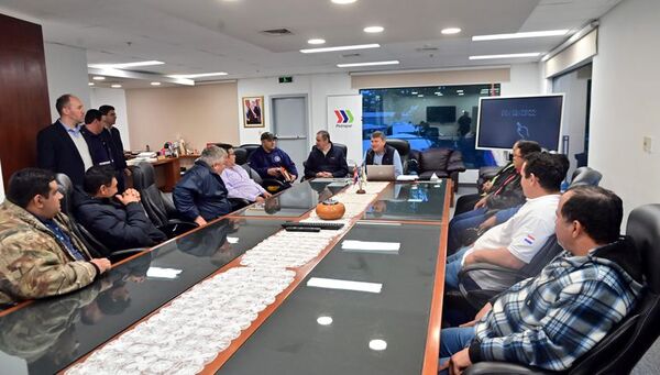 Camioneros ahora piden reducción de G. 1.000/l a Petropar para no ir a paro - Nacionales - ABC Color
