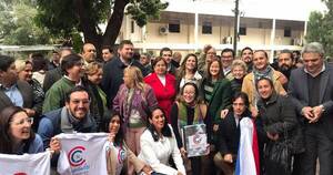 La Nación / Opositores inscriben oficialmente ante el TSJE a la concertación