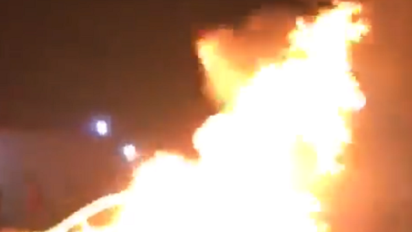 Fiesta de San Juan termina con vehículo incendiado por pelota tata