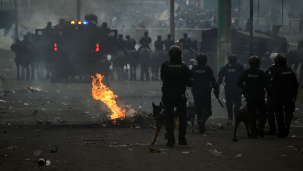 Ecuador: Lasso enfrenta pedido de destitución acosado por protestas