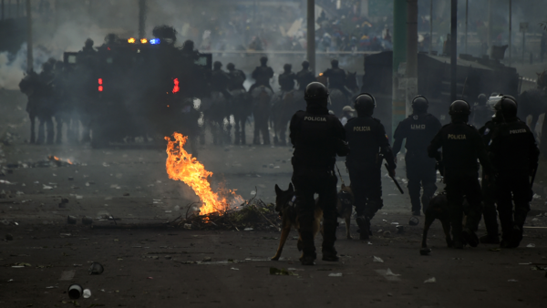 Ecuador: Lasso enfrenta pedido de destitución acosado por protestas 