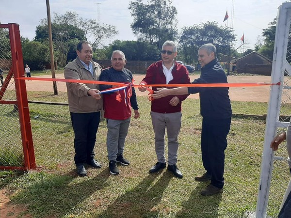 Inauguran refacciones de la cancha del Club 24 de Junio de Tuyutí Guazú - Noticiero Paraguay